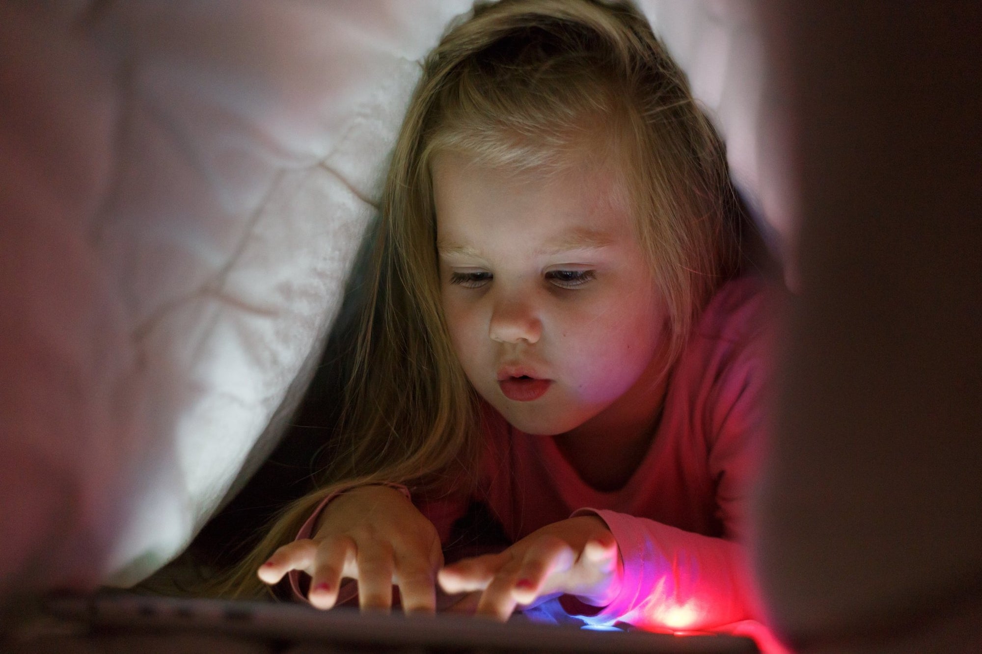 Navigating the screen time debate: What parents need to know - Storybutton